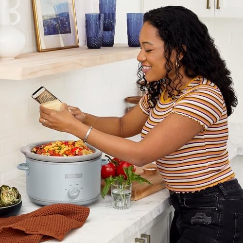4.5 Quart Manual Slow Cooker – Macaroon Blue - Curated Catalog M9
